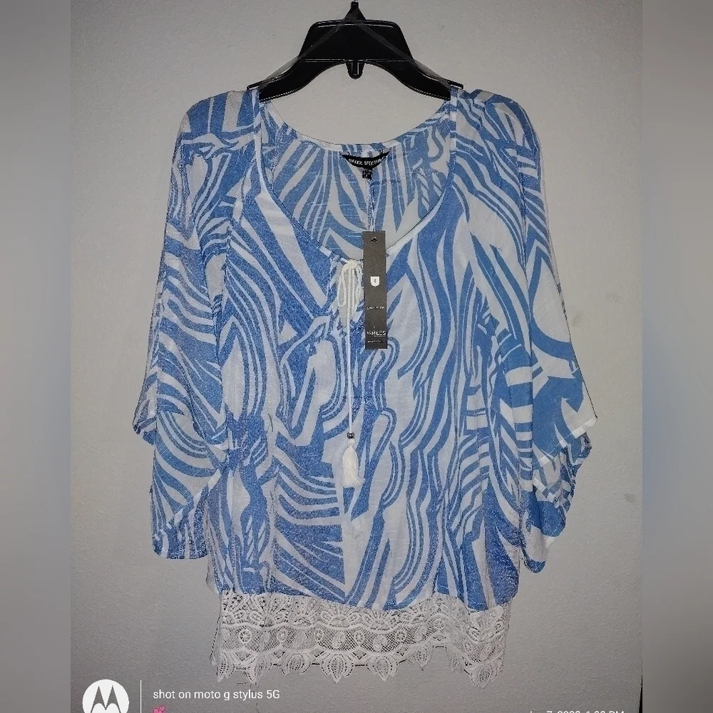 BEAUTIFUL Unique Spectrum Top Small - Picture 1 of 5